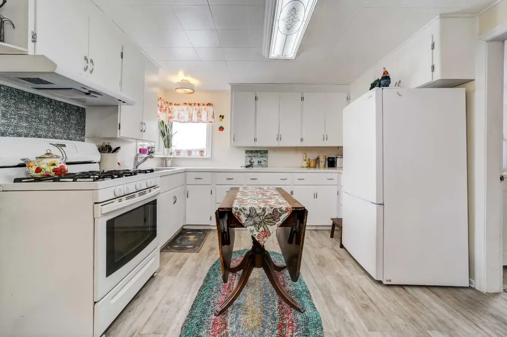 1158 Albert Avenue Pincher Creek AB T0K1W0