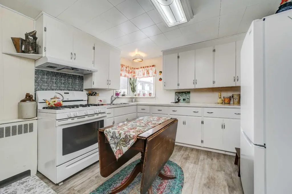 1158 Albert Avenue Pincher Creek AB T0K1W0