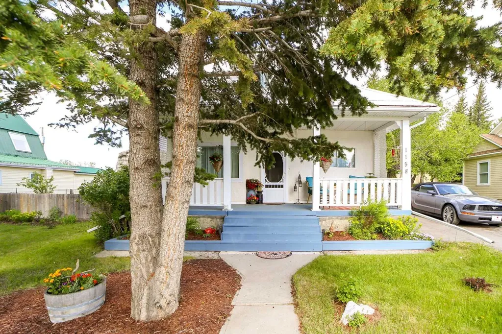 1158 Albert Avenue Pincher Creek AB T0K1W0