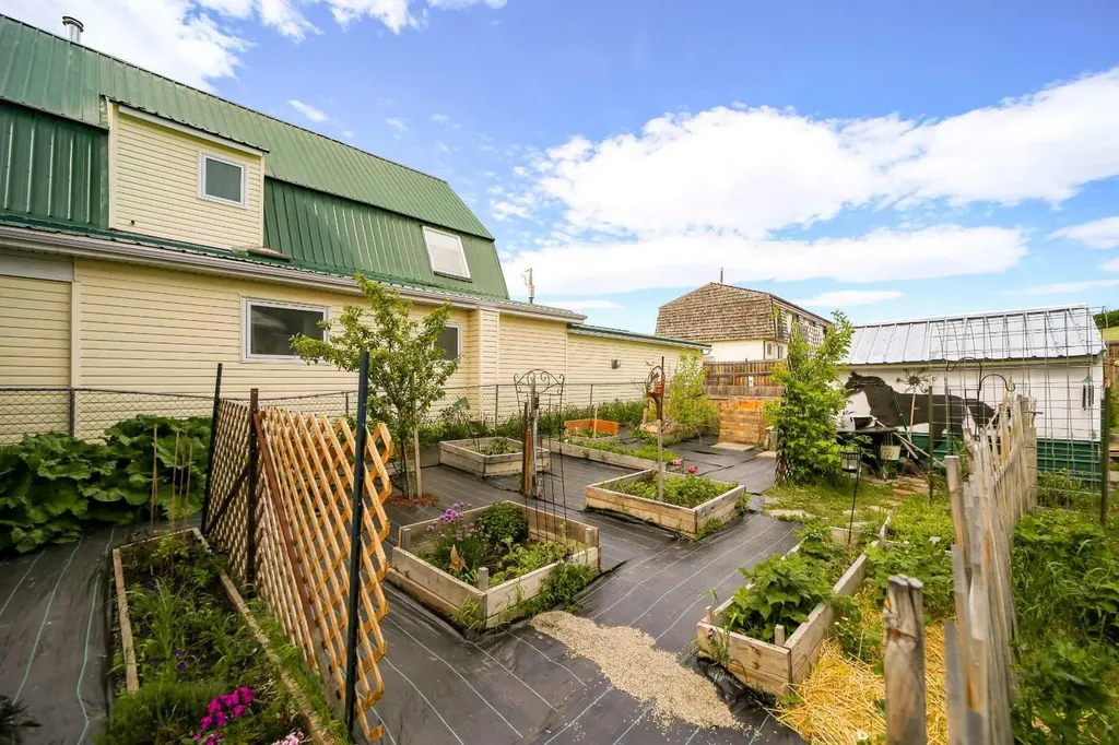 1158 Albert Avenue Pincher Creek AB T0K1W0