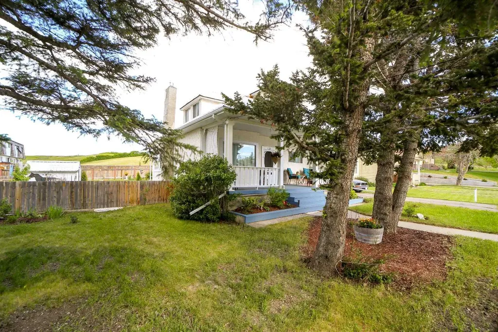 1158 Albert Avenue Pincher Creek AB T0K1W0