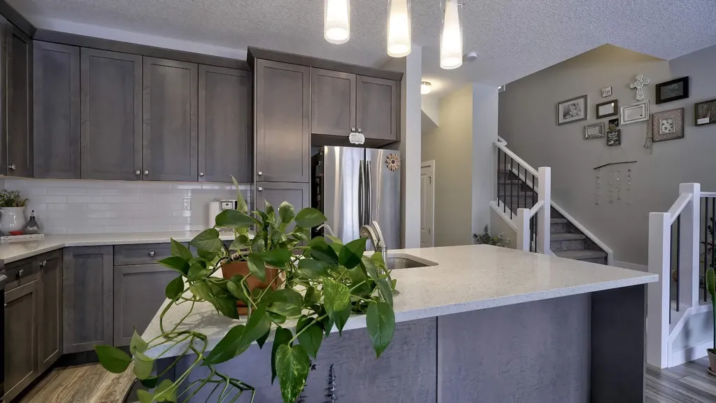 135 Reunion Loop NW Airdrie AB T4B 4J6