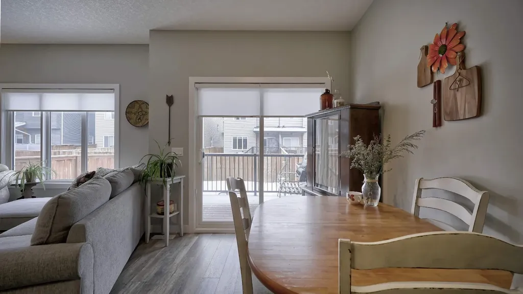 135 Reunion Loop NW Airdrie AB T4B 4J6
