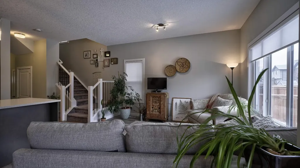 135 Reunion Loop NW Airdrie AB T4B 4J6