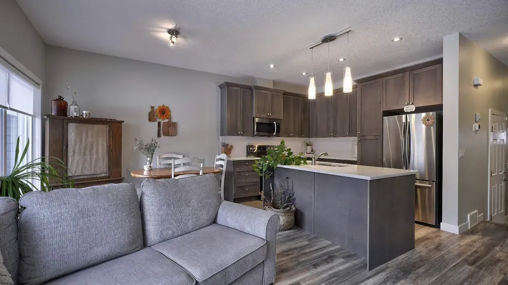 135 Reunion Loop NW Airdrie AB T4B 4J6