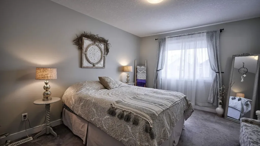 135 Reunion Loop NW Airdrie AB T4B 4J6
