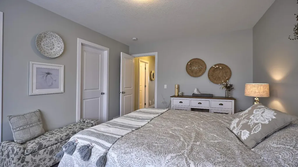135 Reunion Loop NW Airdrie AB T4B 4J6