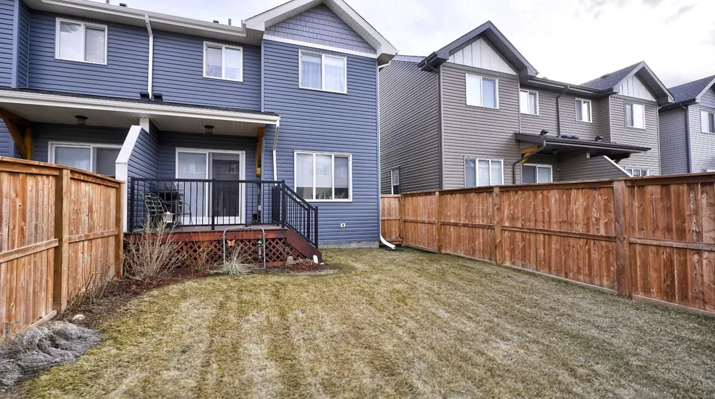 135 Reunion Loop NW Airdrie AB T4B 4J6