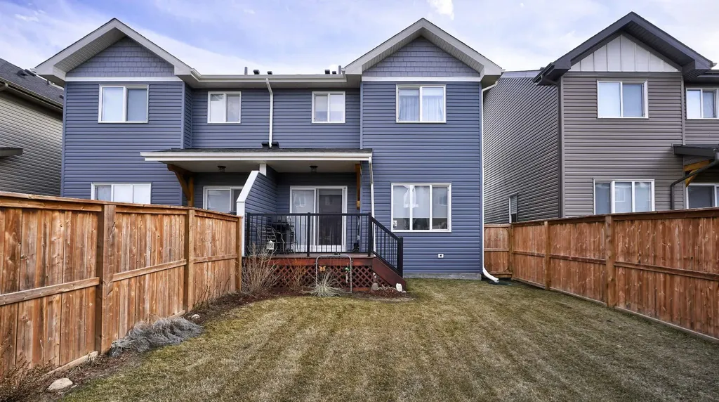 135 Reunion Loop NW Airdrie AB T4B 4J6