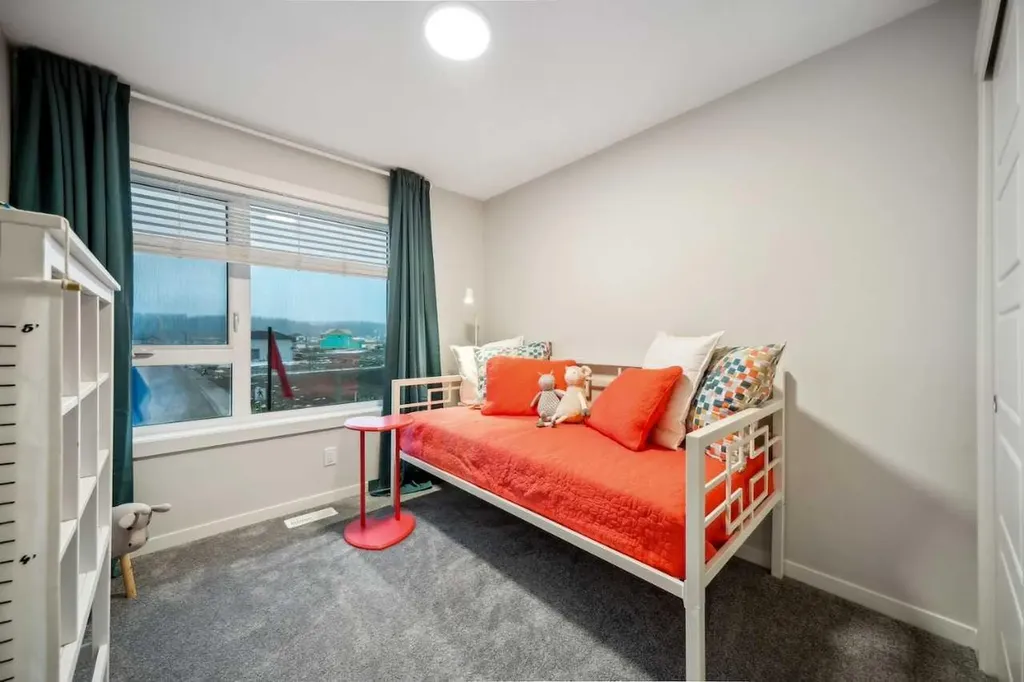 231 Vantage Drive Cochrane AB T4C3G5