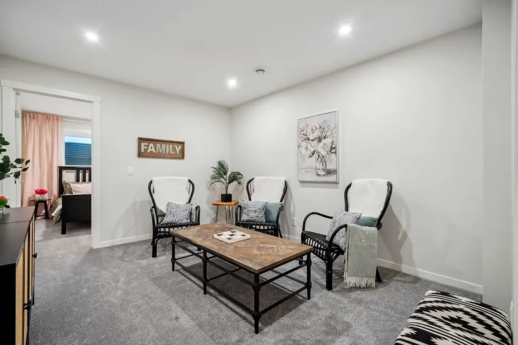 231 Vantage Drive Cochrane AB T4C3G5