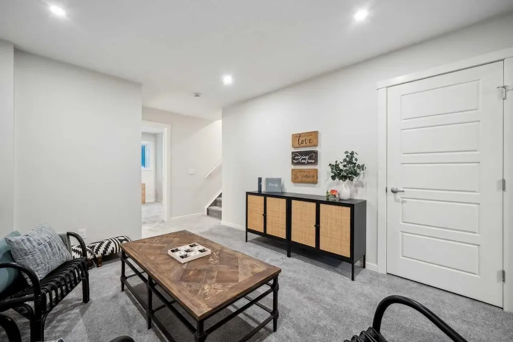 231 Vantage Drive Cochrane AB T4C3G5