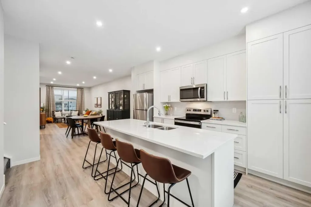 231 Vantage Drive Cochrane AB T4C3G5