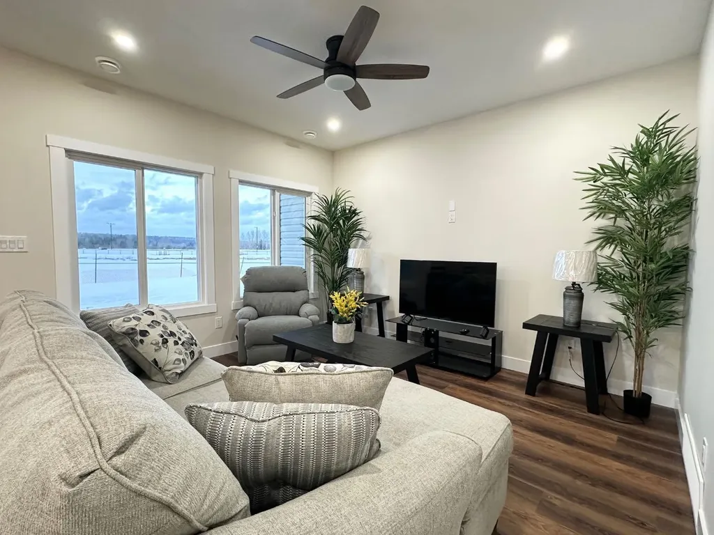 54 Lakeview Place Whitecourt AB T7S 1T5