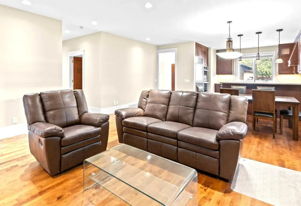 1428 2a Street NW Calgary AB T2M 2X4