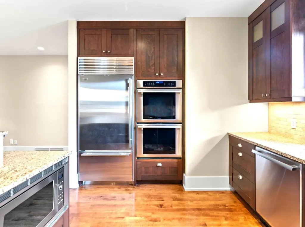1428 2a Street NW Calgary AB T2M 2X4