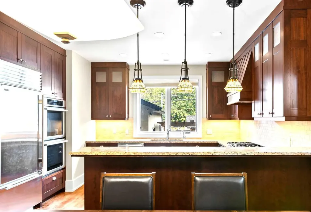 1428 2a Street NW Calgary AB T2M 2X4