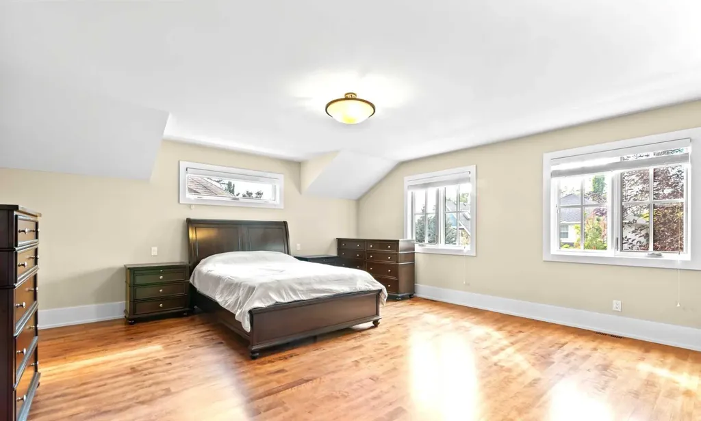 1428 2a Street NW Calgary AB T2M 2X4