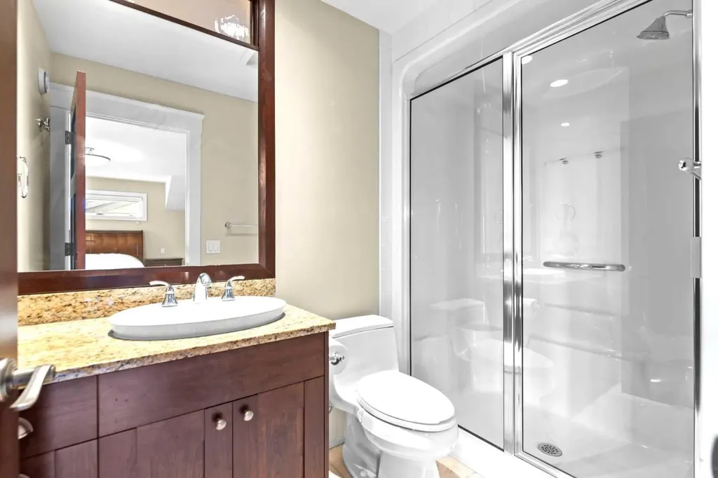 1428 2a Street NW Calgary AB T2M 2X4