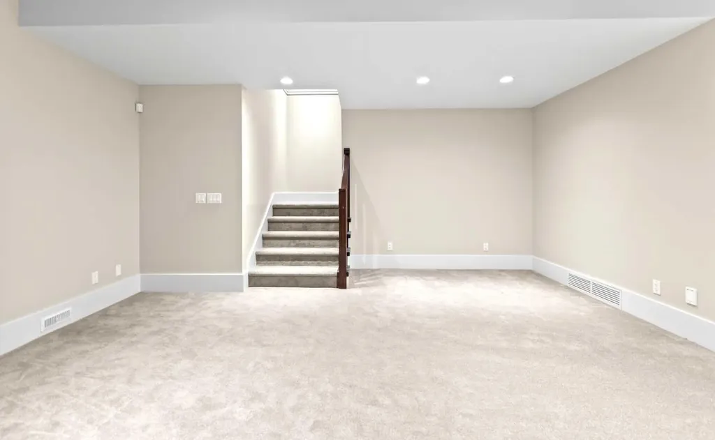 1428 2a Street NW Calgary AB T2M 2X4