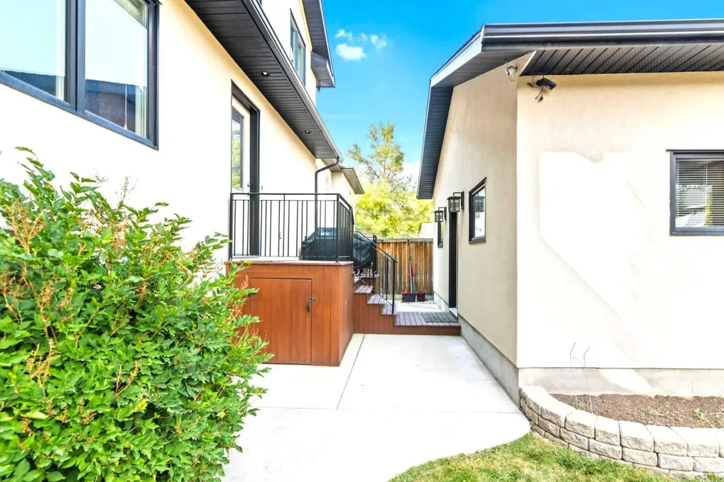 1428 2a Street NW Calgary AB T2M 2X4