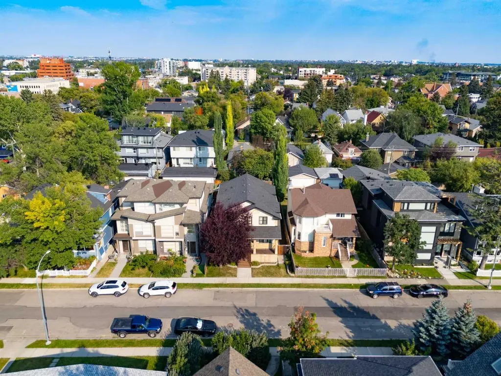 1428 2a Street NW Calgary AB T2M 2X4