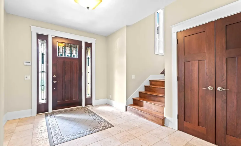1428 2a Street NW Calgary AB T2M 2X4