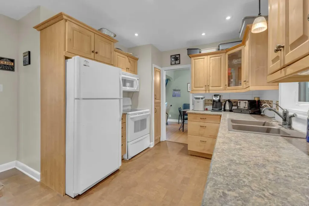 602 Partridge Drive Pelican Point AB T0B0H0