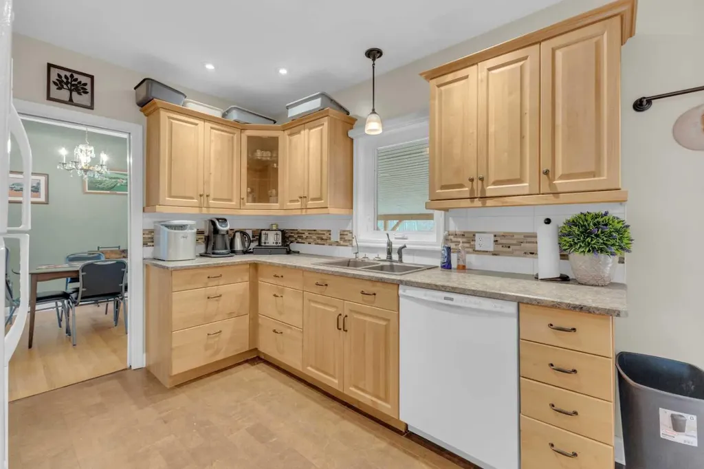 602 Partridge Drive Pelican Point AB T0B0H0