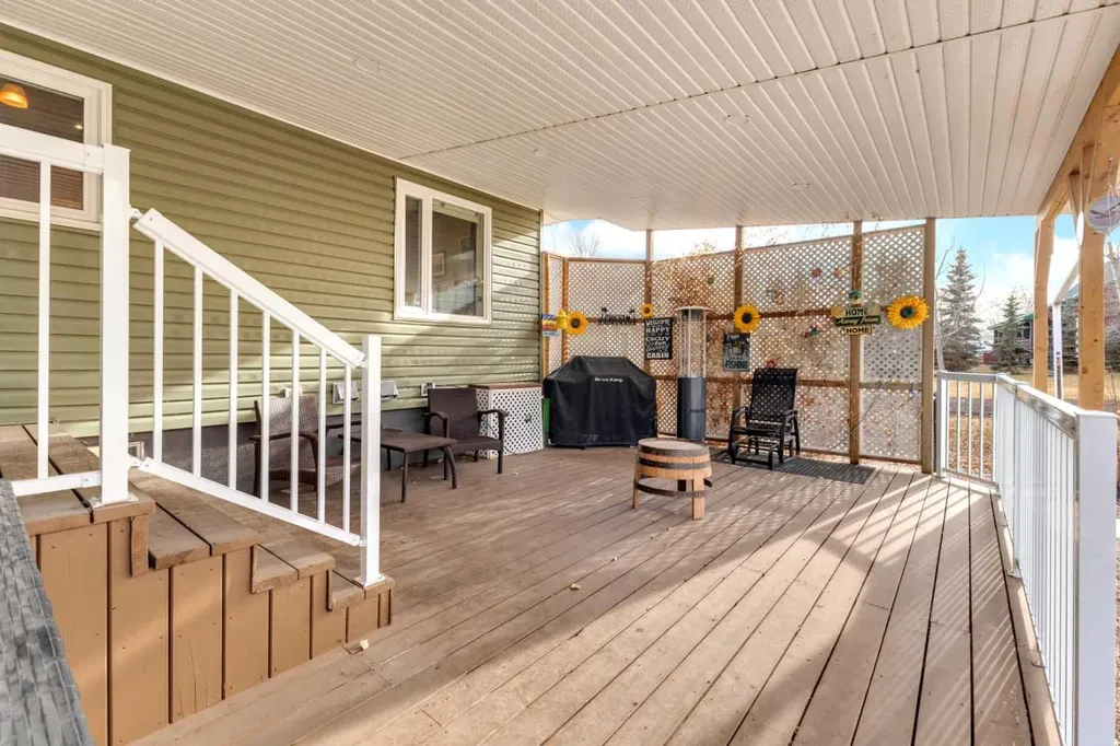 602 Partridge Drive Pelican Point AB T0B0H0