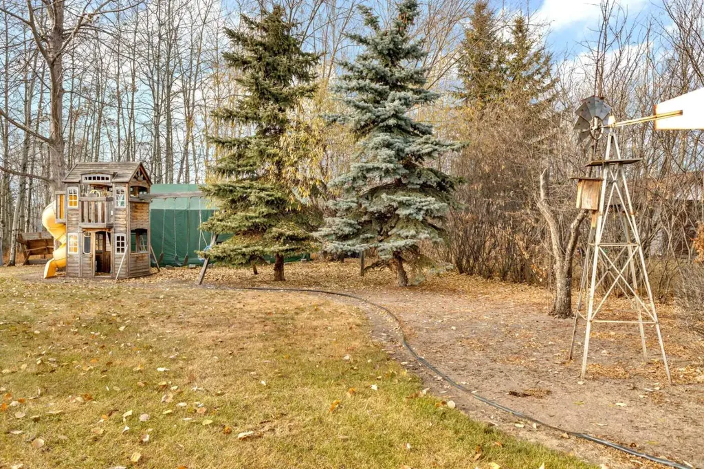 602 Partridge Drive Pelican Point AB T0B0H0