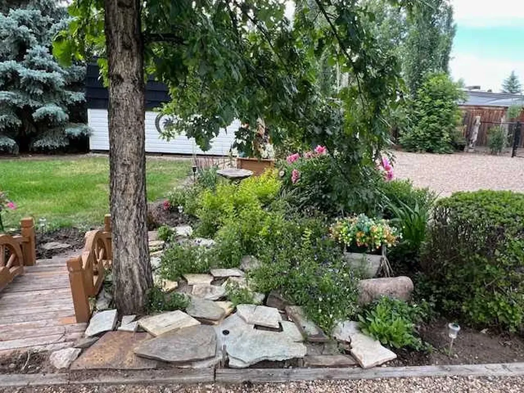 602 Partridge Drive Pelican Point AB T0B0H0