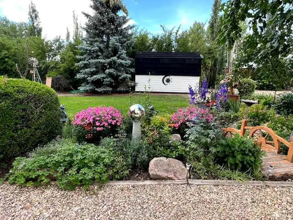 602 Partridge Drive Pelican Point AB T0B0H0