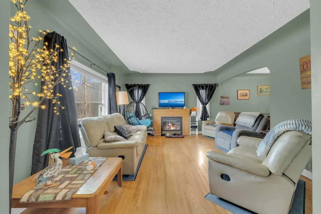 602 Partridge Drive Pelican Point AB T0B0H0