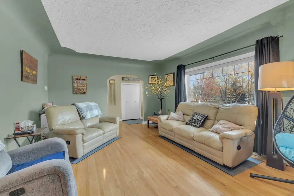 602 Partridge Drive Pelican Point AB T0B0H0