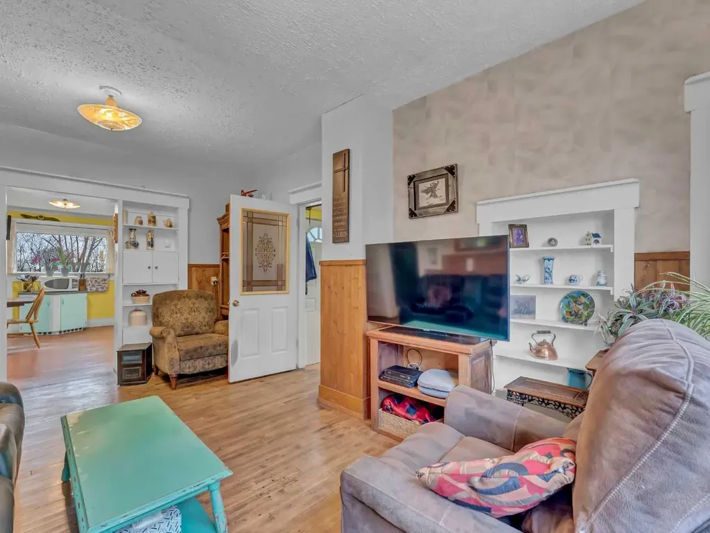 112079 Township Road 100 Bow Island AB T0K 0G0