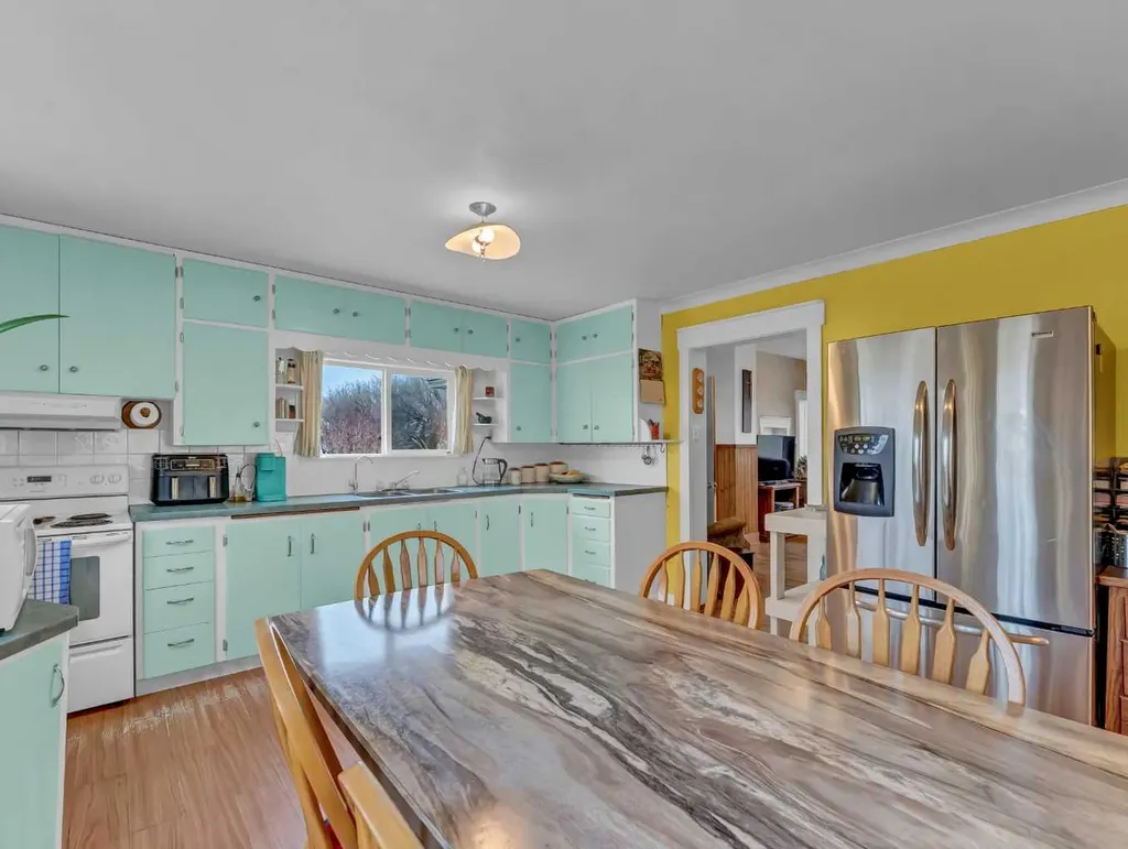 112079 Township Road 100 Bow Island AB T0K 0G0