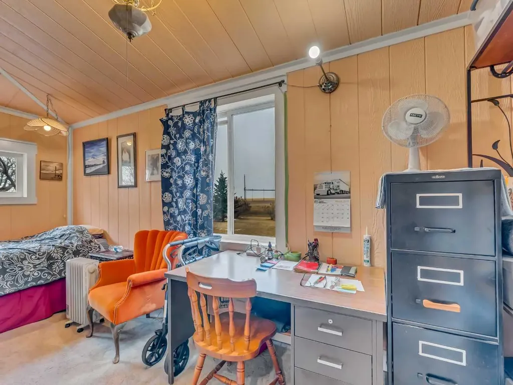 112079 Township Road 100 Bow Island AB T0K 0G0