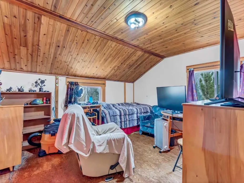 112079 Township Road 100 Bow Island AB T0K 0G0