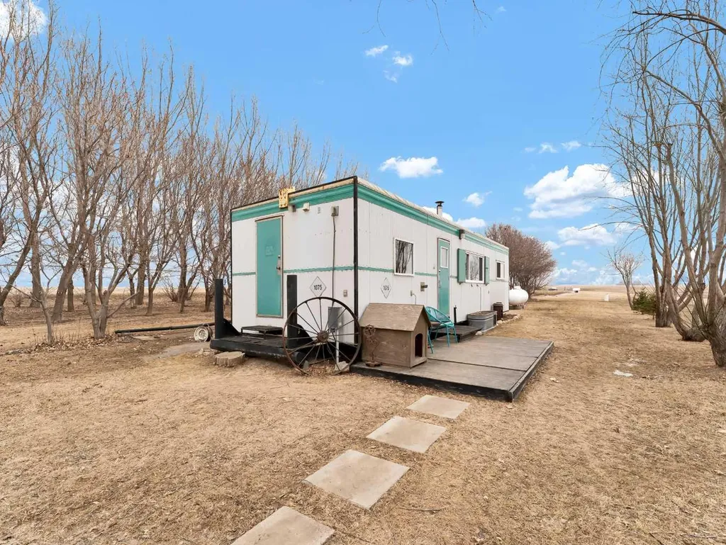 112079 Township Road 100 Bow Island AB T0K 0G0