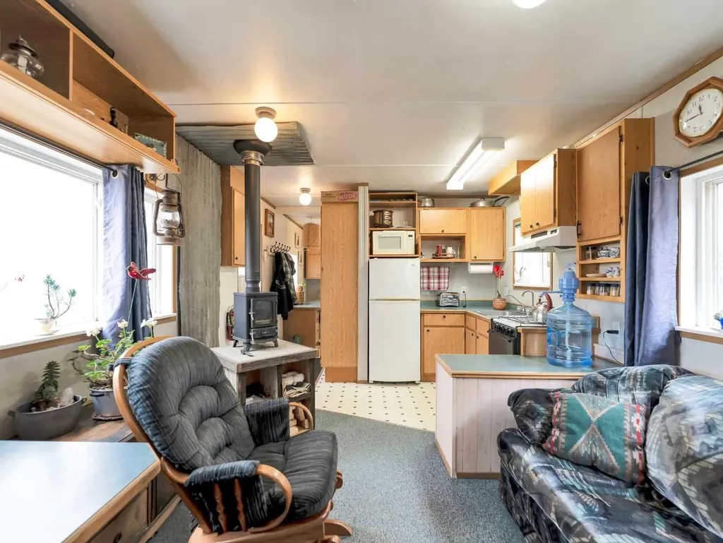 112079 Township Road 100 Bow Island AB T0K 0G0