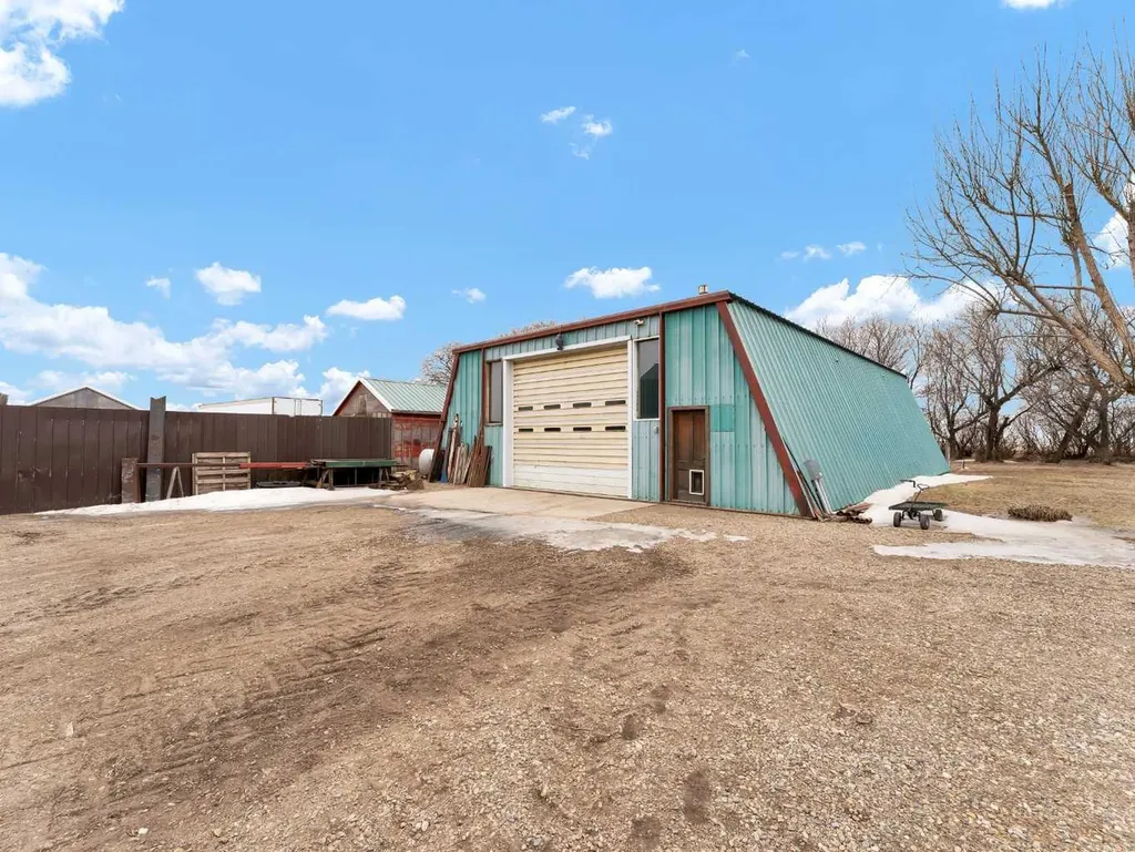 112079 Township Road 100 Bow Island AB T0K 0G0