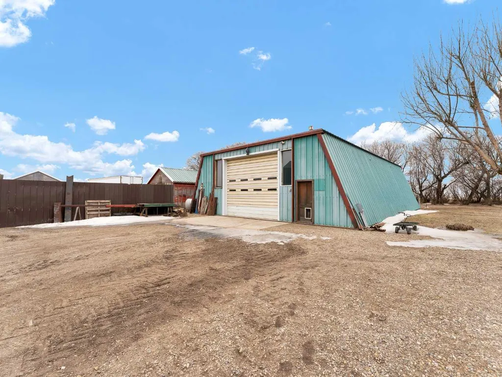 112079 Township Road 100 Bow Island AB T0K 0G0