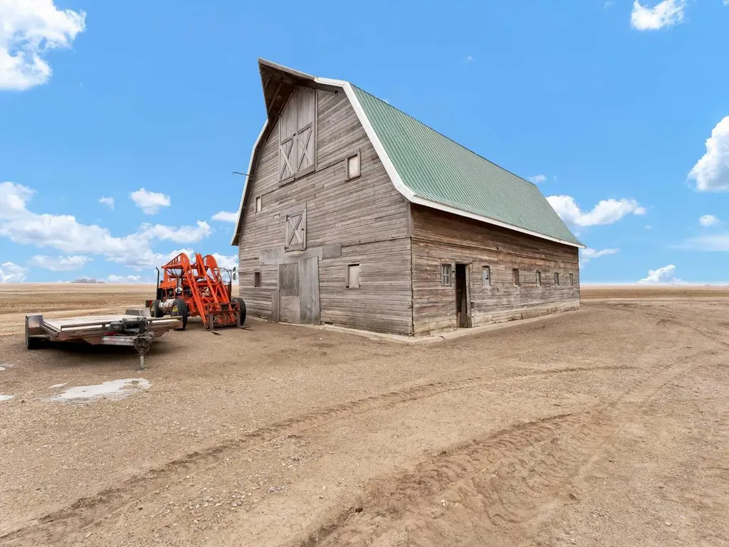 112079 Township Road 100 Bow Island AB T0K 0G0