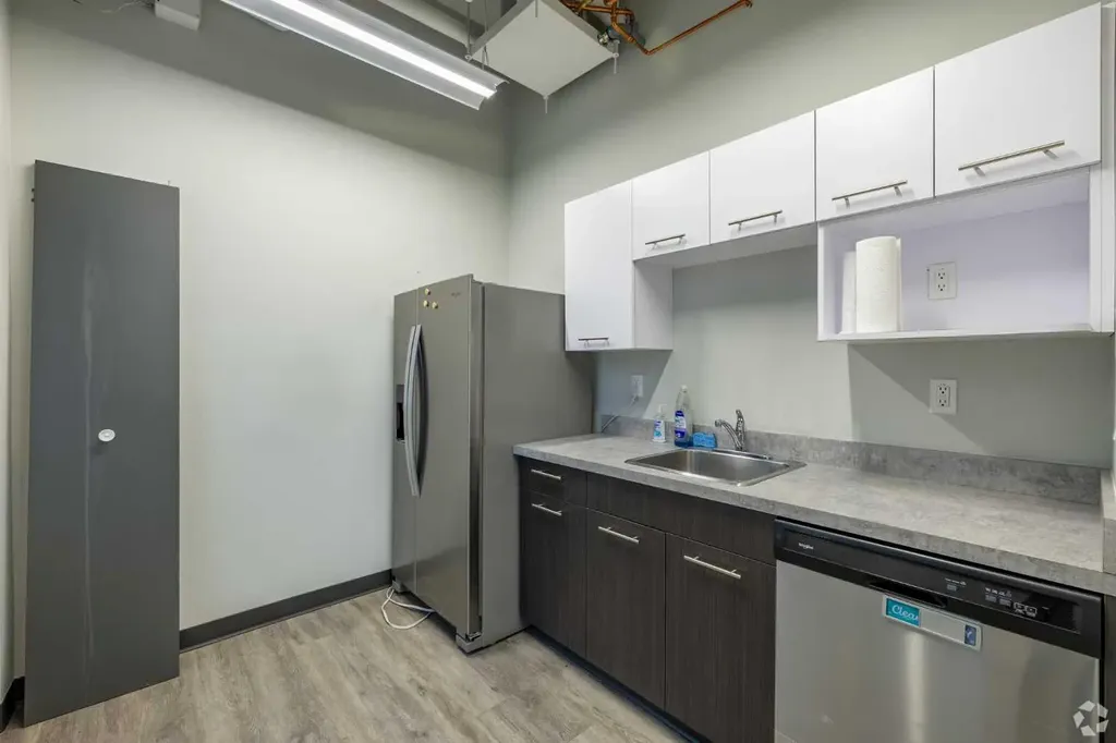 1121 Centre Street NW Calgary AB T2E 7k6