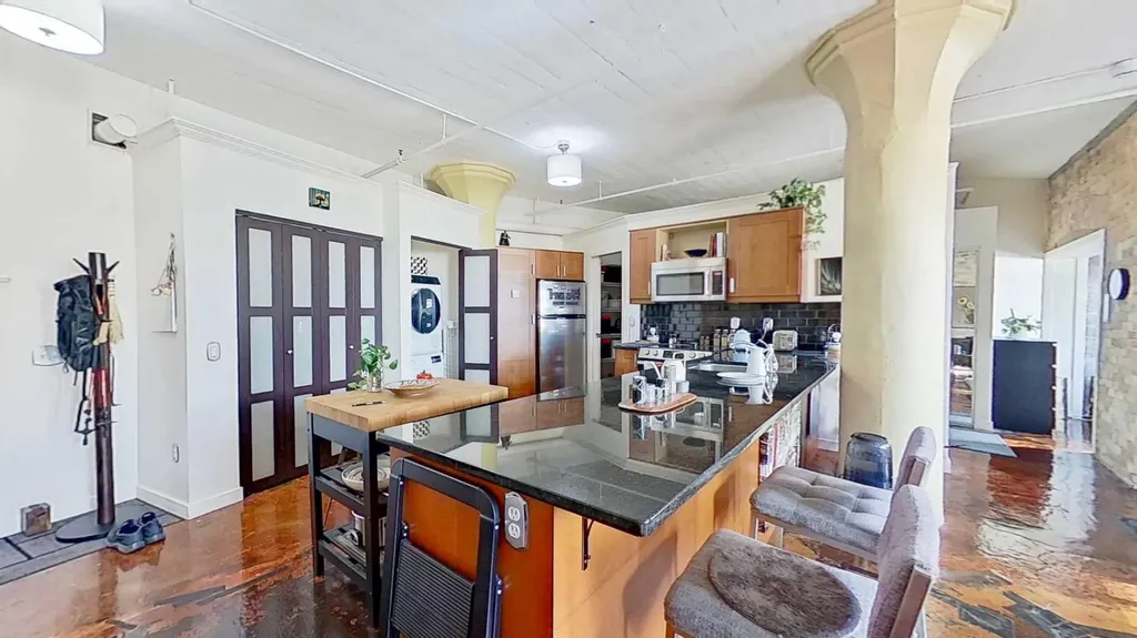 240 11 Avenue SW Calgary AB T2R 0C3