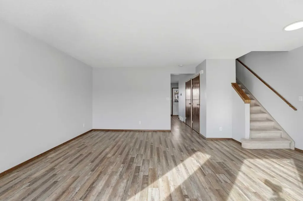 25 Winston Place Blackfalds AB T4M 0K9