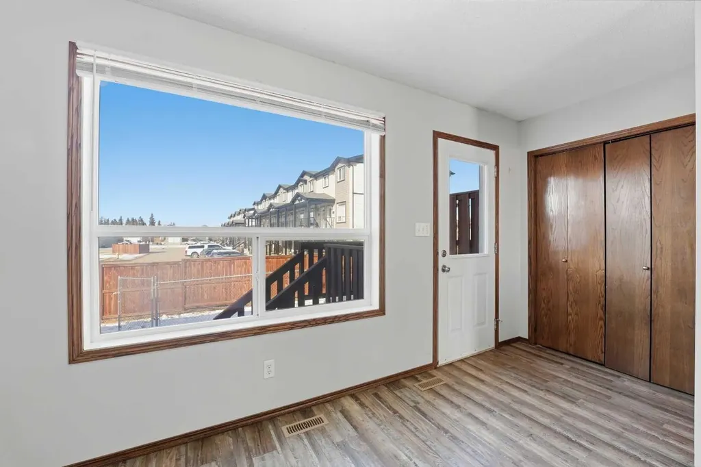 25 Winston Place Blackfalds AB T4M 0K9