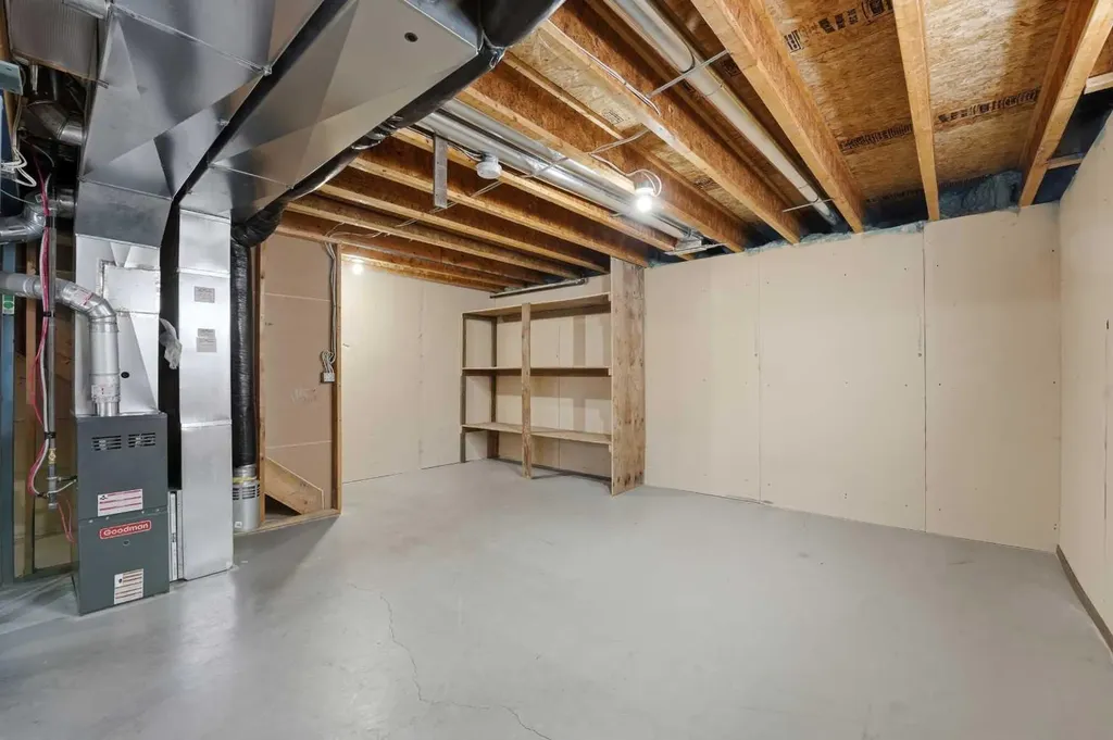 25 Winston Place Blackfalds AB T4M 0K9