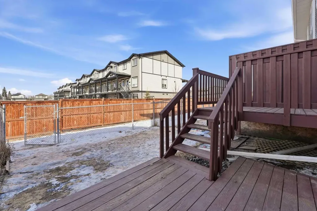 25 Winston Place Blackfalds AB T4M 0K9